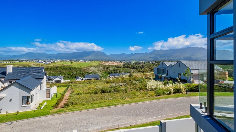 4 Bedroom Property for Sale in Kingswood Golf Estate Western Cape